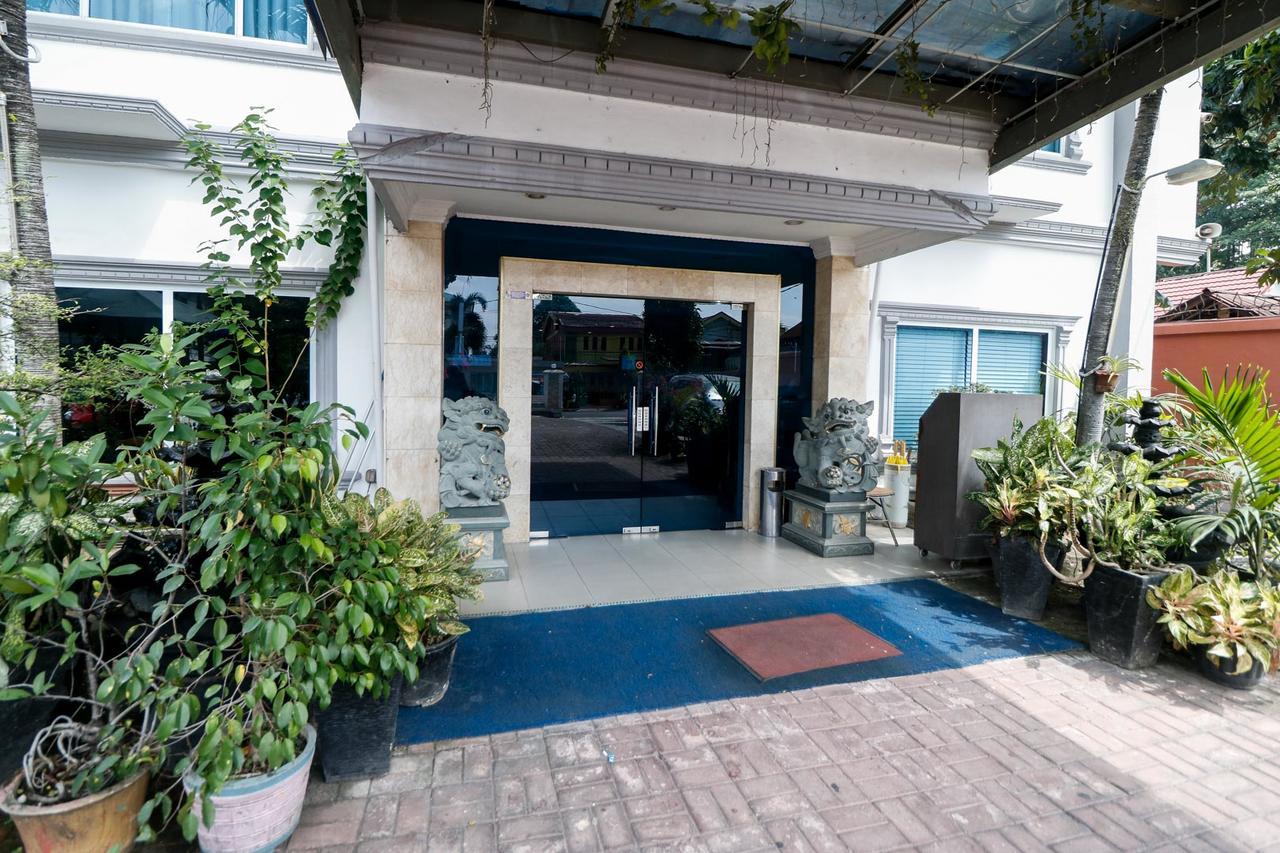 Reddoorz Plus @ Jalan Dr Sutomo Pakanbaru Exteriör bild