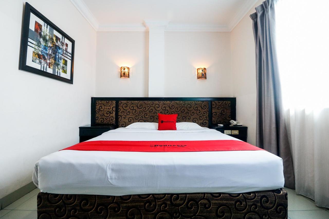Reddoorz Plus @ Jalan Dr Sutomo Pakanbaru Exteriör bild