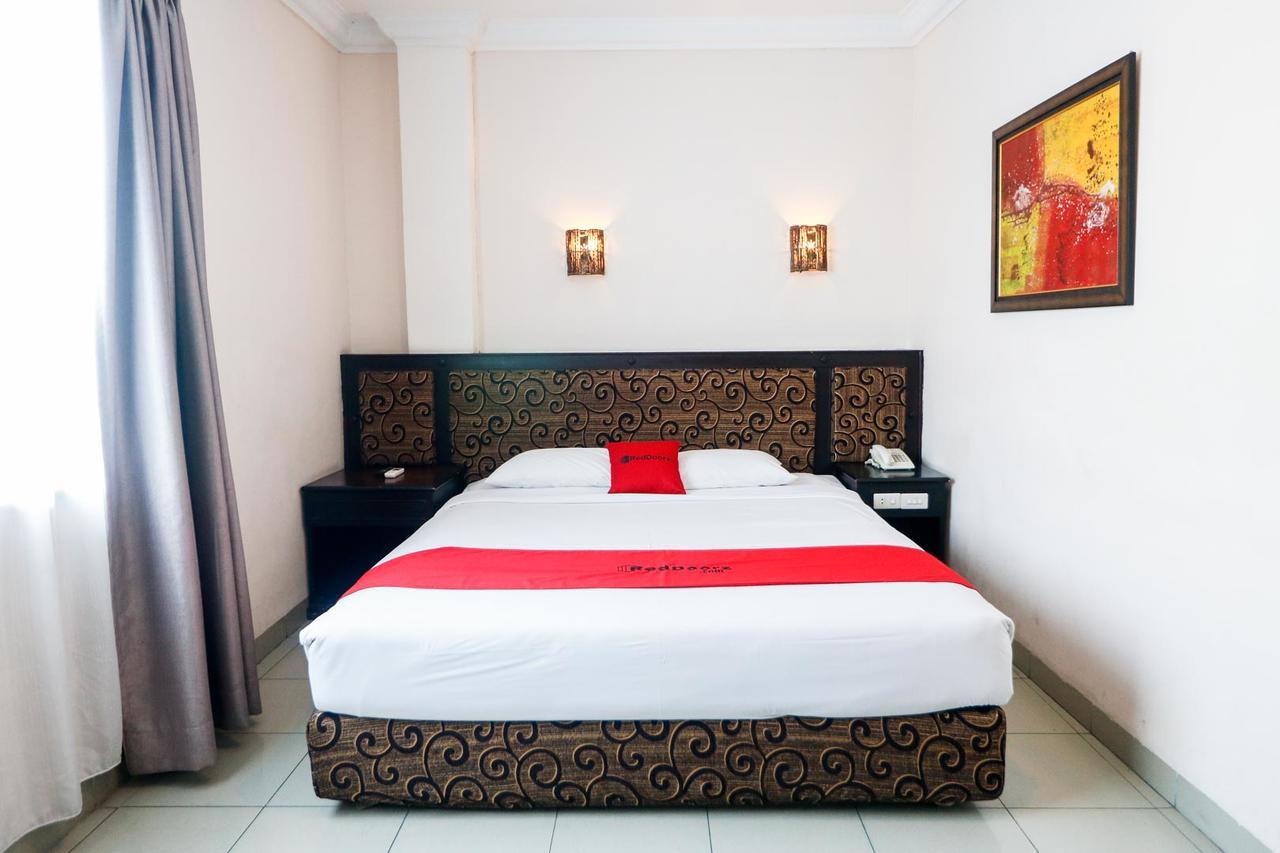 Reddoorz Plus @ Jalan Dr Sutomo Pakanbaru Exteriör bild
