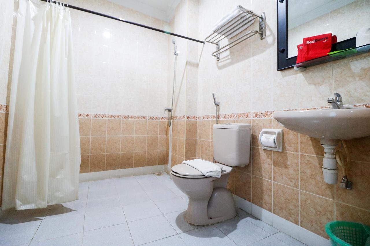 Reddoorz Plus @ Jalan Dr Sutomo Pakanbaru Exteriör bild